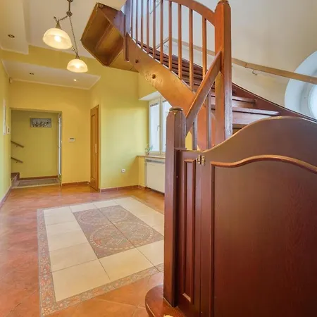 Spacious And Bright Two-bedroom Apartman Pozsony