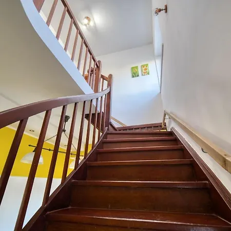 Spacious And Bright Two-bedroom Apartman