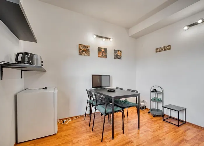 Spacious And Bright Two-bedroom Lägenhet Bratislava