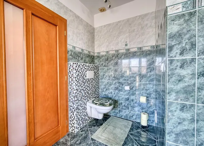 アパート Spacious And Bright Two-bedroom *