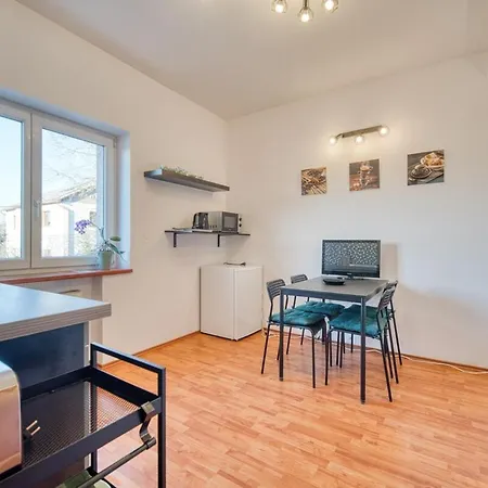 Spacious And Bright Two-bedroom Lejlighed *